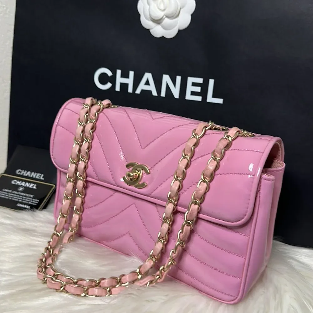 💯Authentic Chanel Vernis Shoulder Bag🍀 - Picture 4 of 17